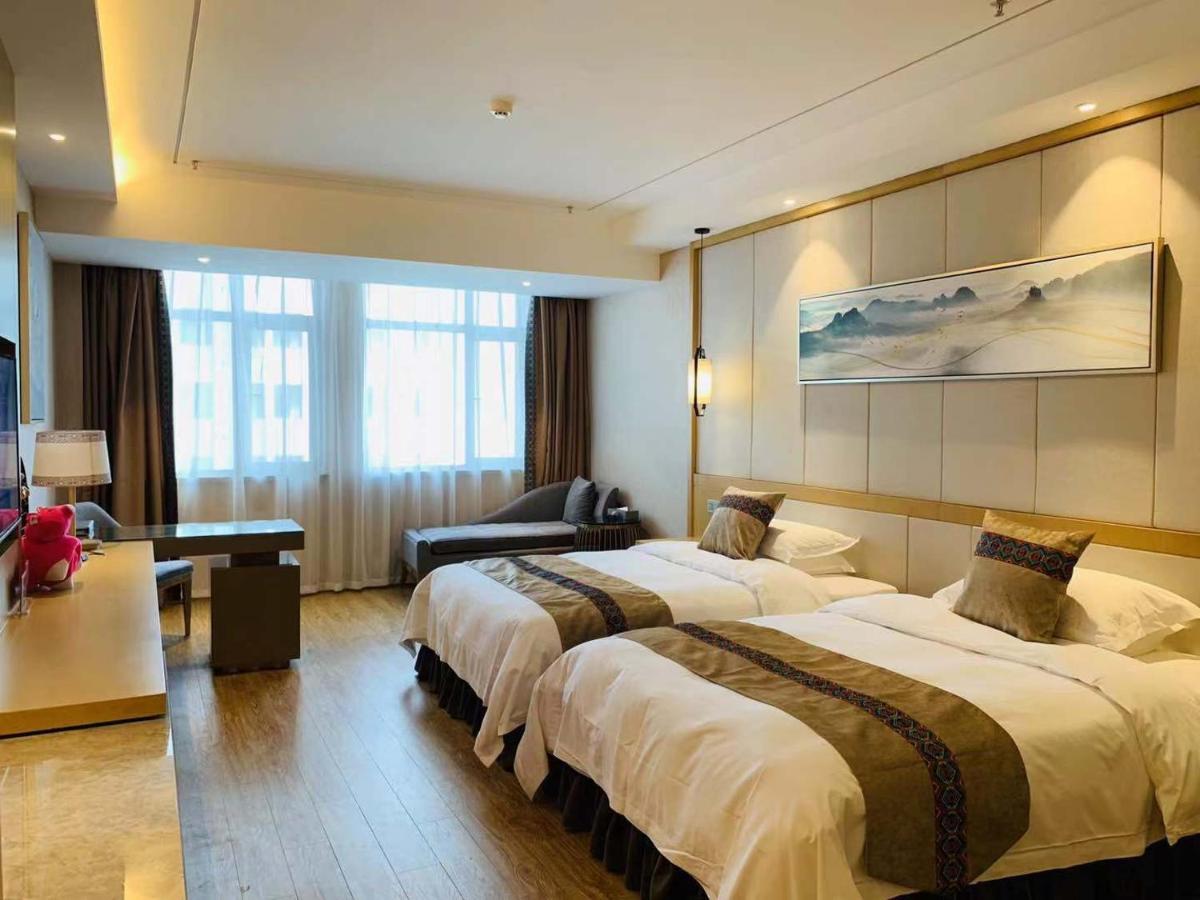 Hotel Ramada Plaza By Wyndham Enshi Esterno foto