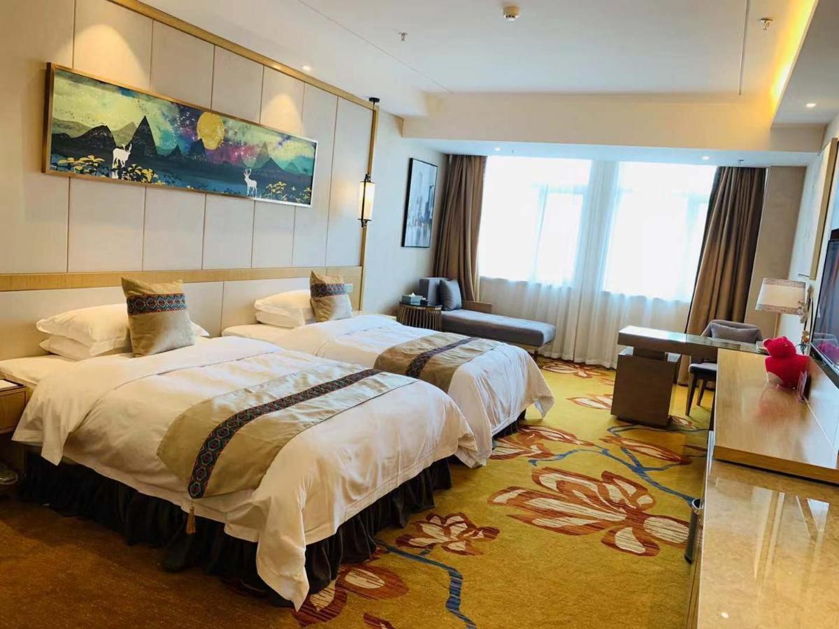 Hotel Ramada Plaza By Wyndham Enshi Esterno foto