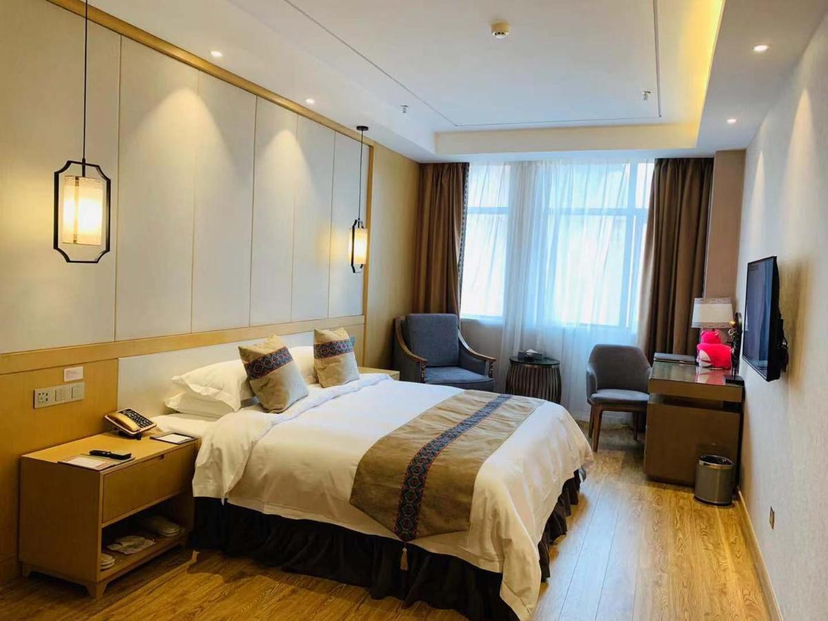 Hotel Ramada Plaza By Wyndham Enshi Esterno foto