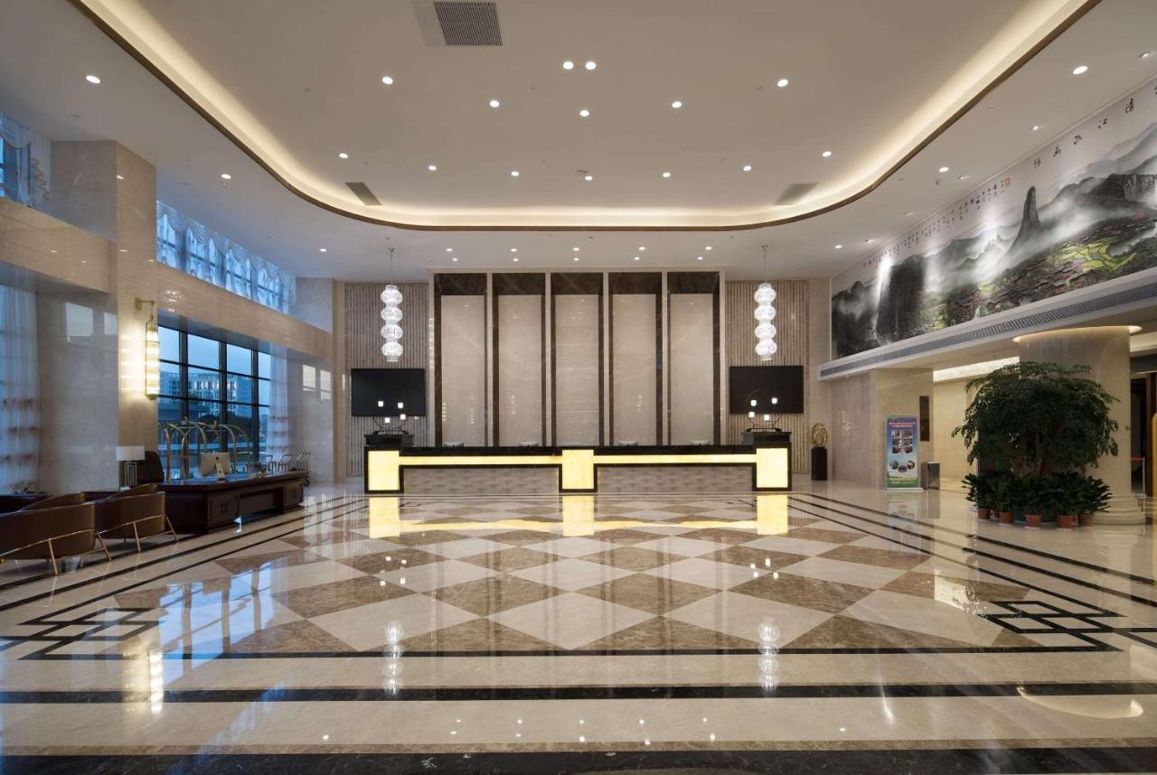 Hotel Ramada Plaza By Wyndham Enshi Esterno foto