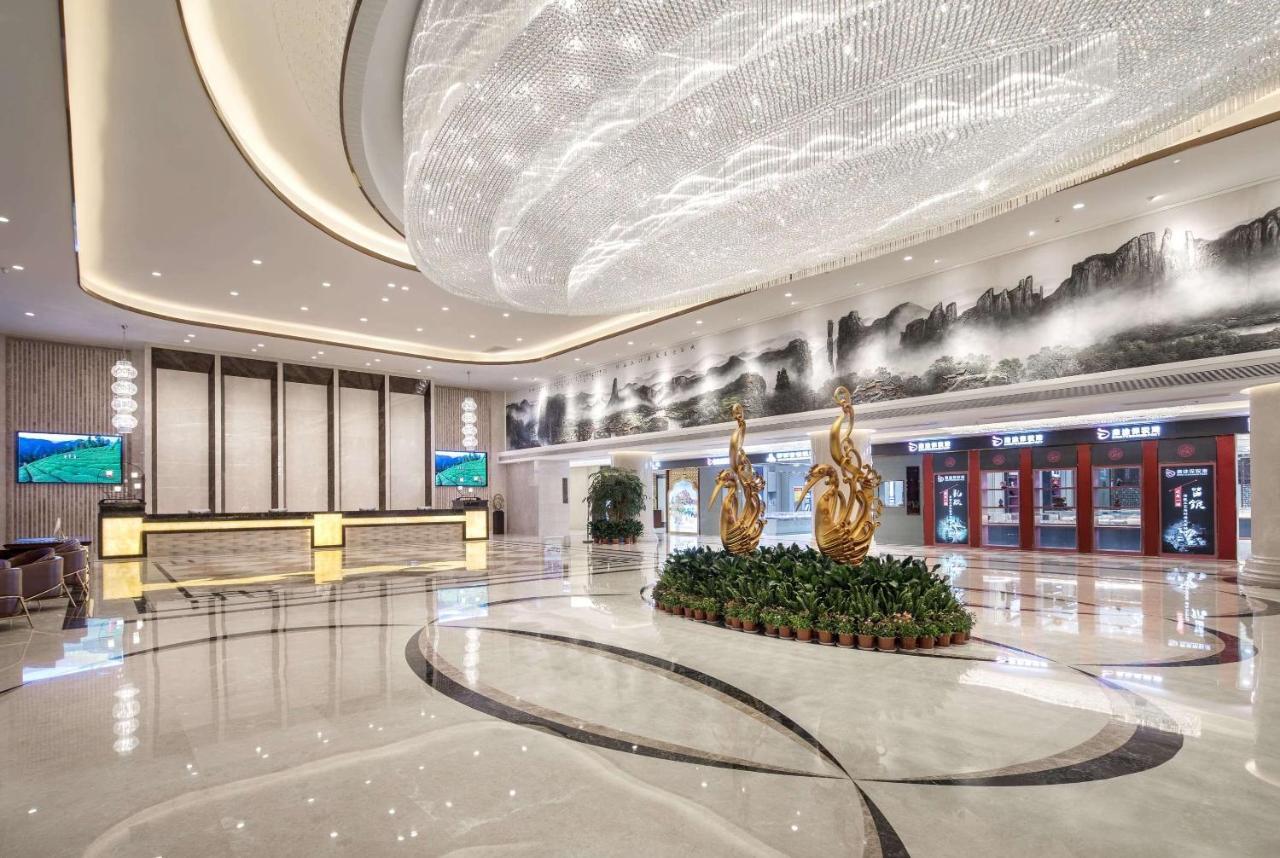 Hotel Ramada Plaza By Wyndham Enshi Esterno foto